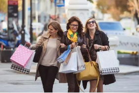 TikTok计划在美国搭建直播带货基地！